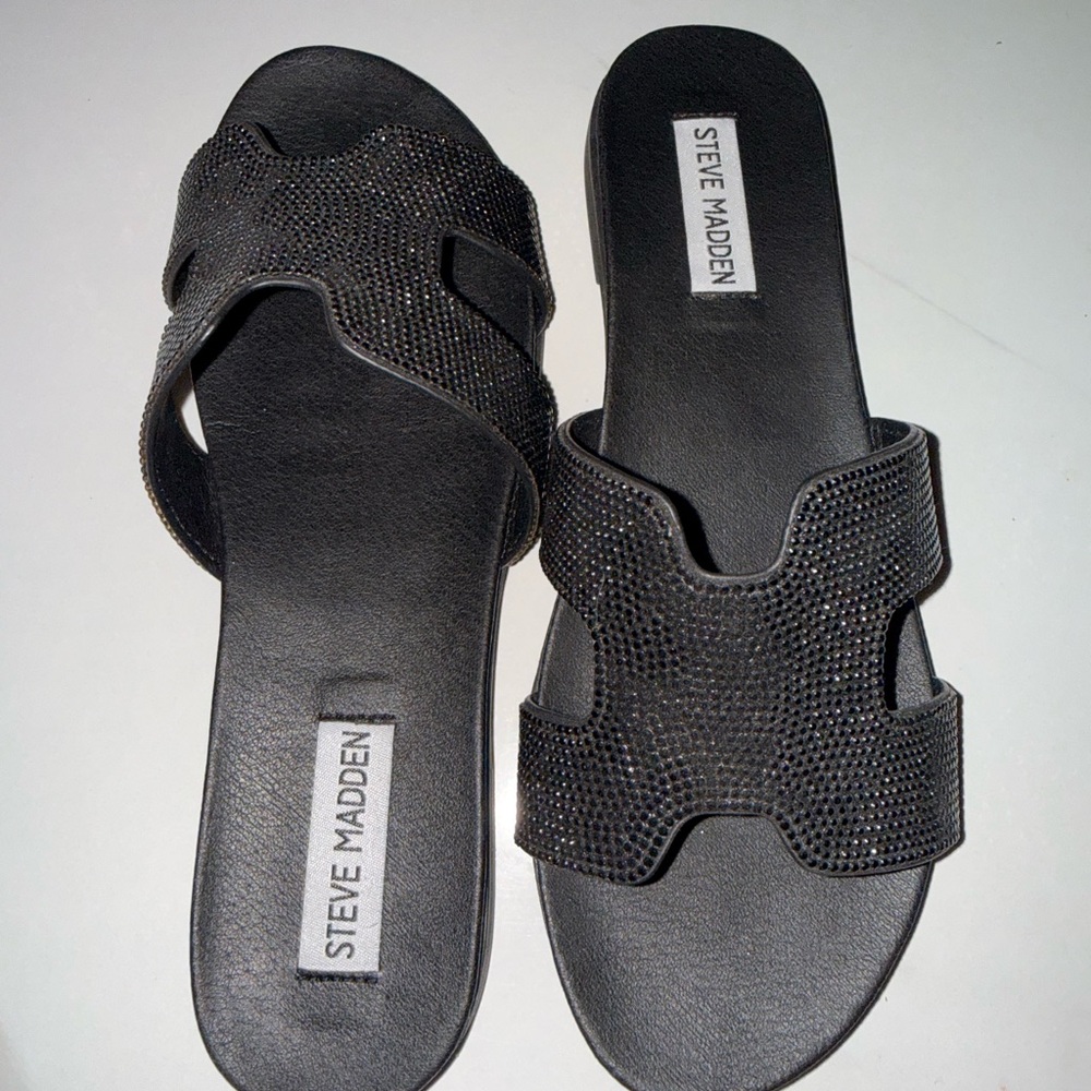 Steve Madden Black “H” Sandals - Picture 5 of 5